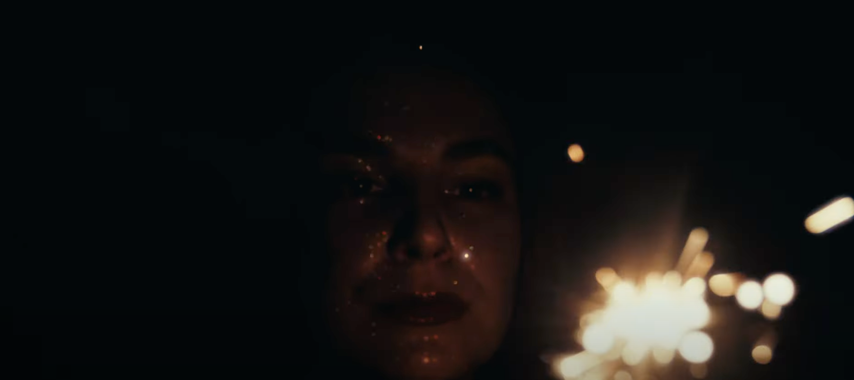 Load video: Breagh Isabel - Carrie